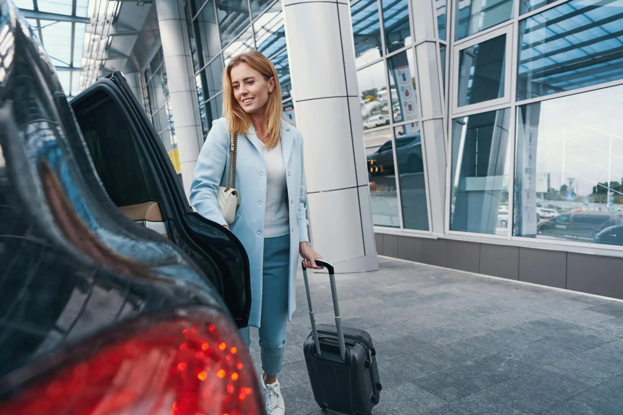 How Maxi Taxis Are Revolutionizing Melbourne Airport Transfers